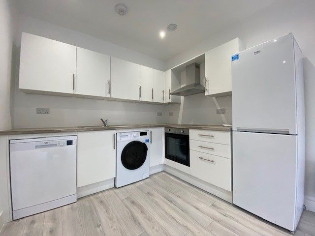 Property photo 3 of 6 Kitchen