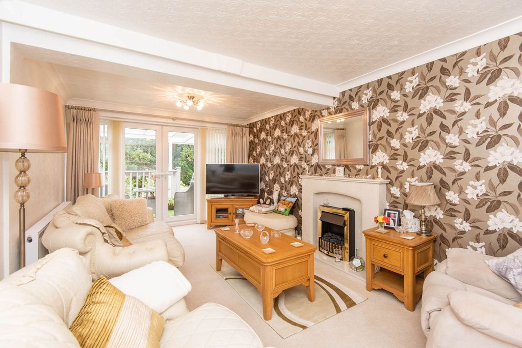 Property photo 3 of 23