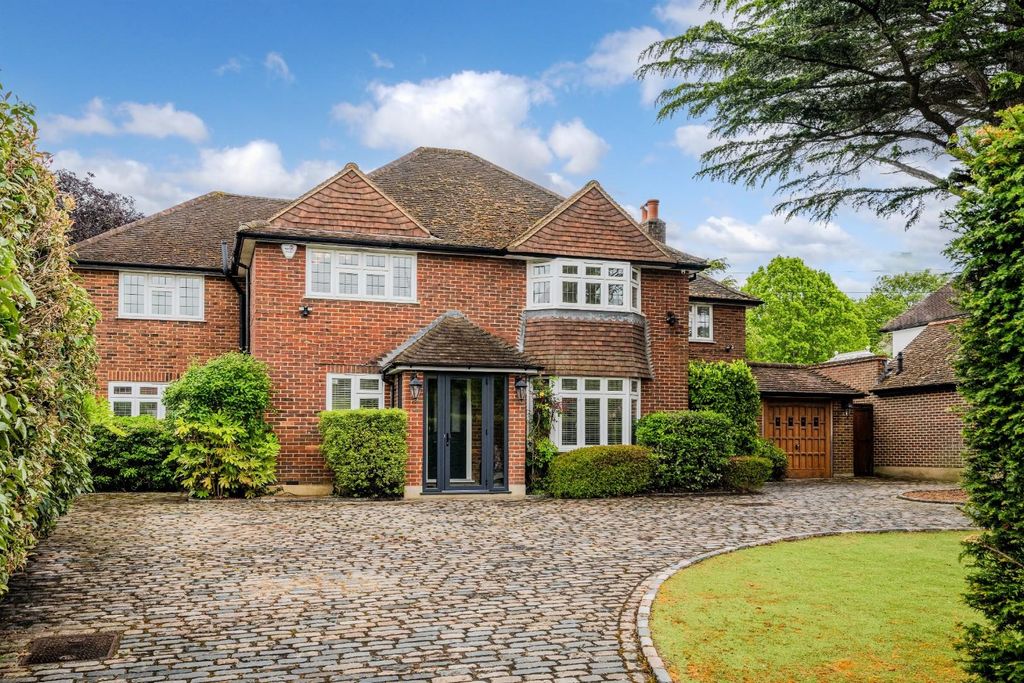 Property photo 1 of 37 Longdown Lane North