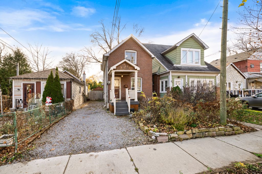 Property photo 2 of 42