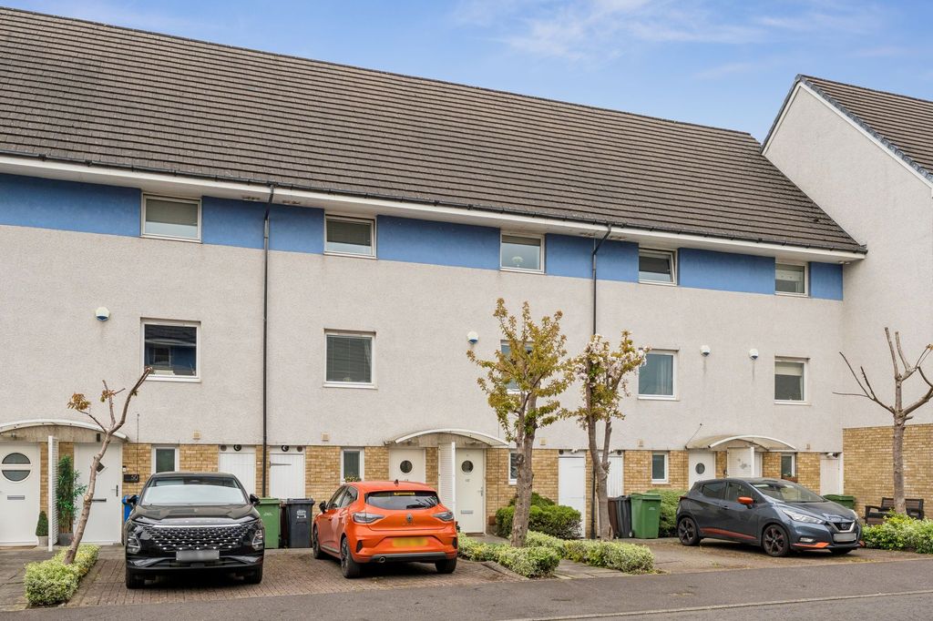 Property photo 1 of 32