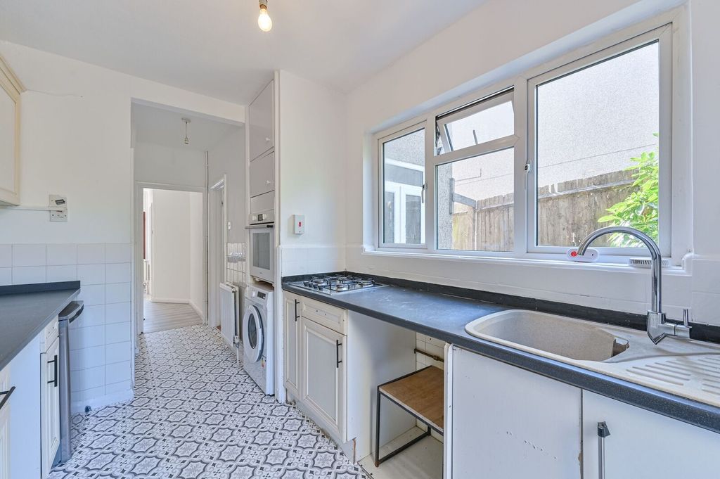 Property photo 1 of 27