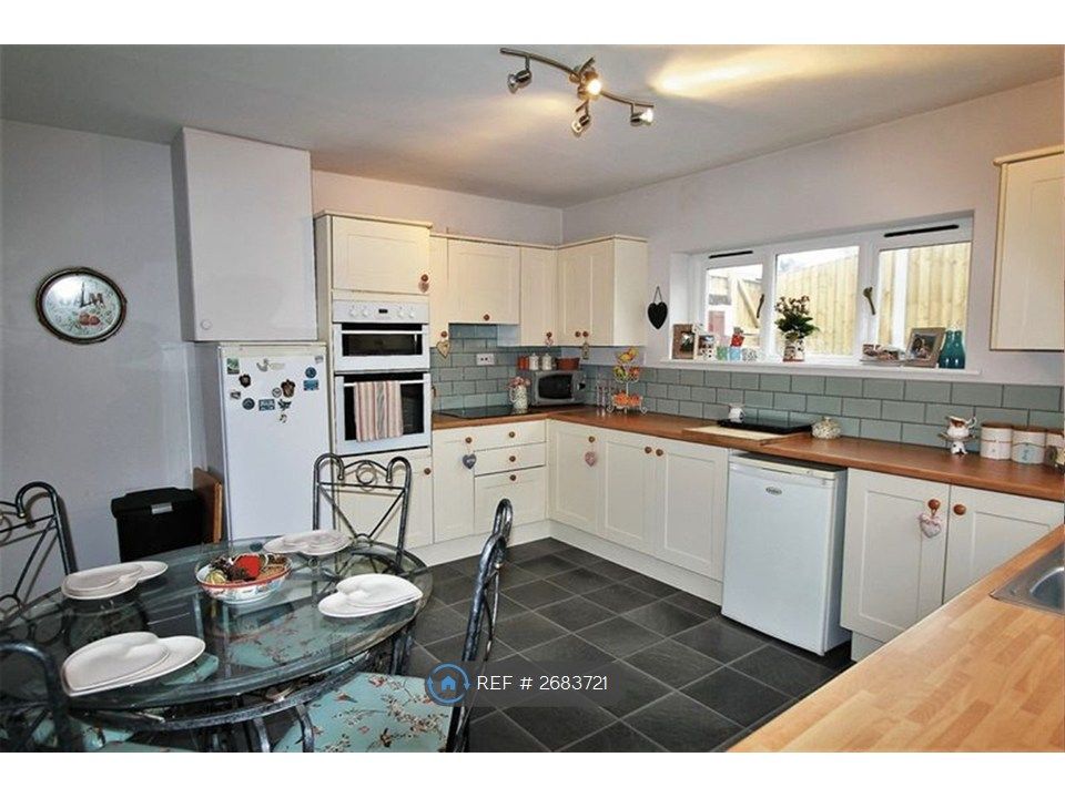 Property photo 2 of 3