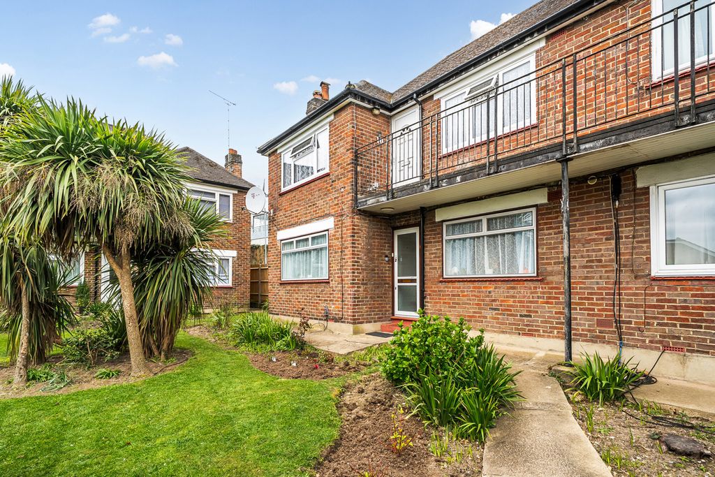 Property photo 1 of 12 1434203-20-69c26B...