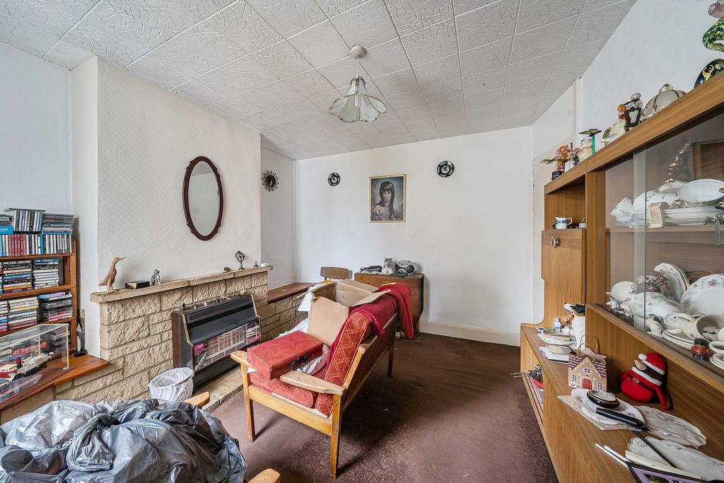 Property photo 3 of 12 Photo 8