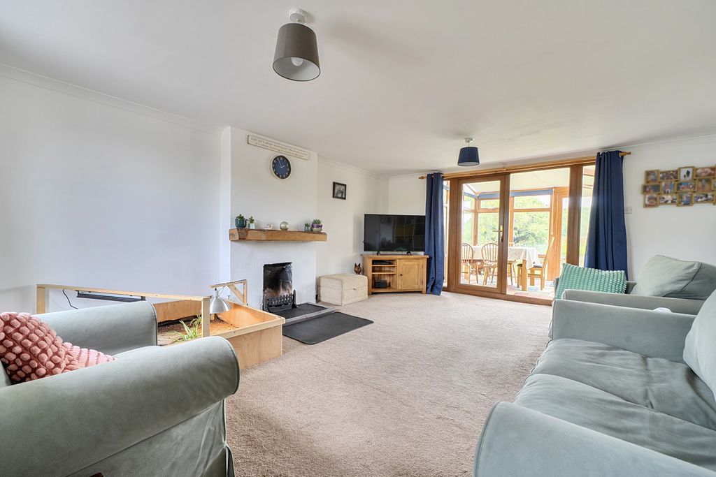 Property photo 3 of 19