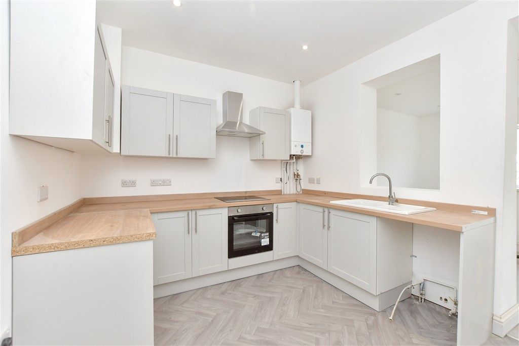 Property photo 2 of 11 Kitchen