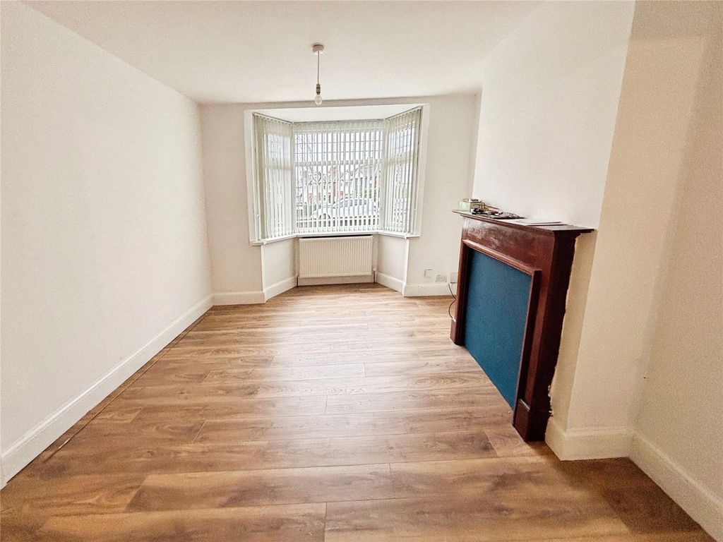 Property photo 2 of 11 Living Room