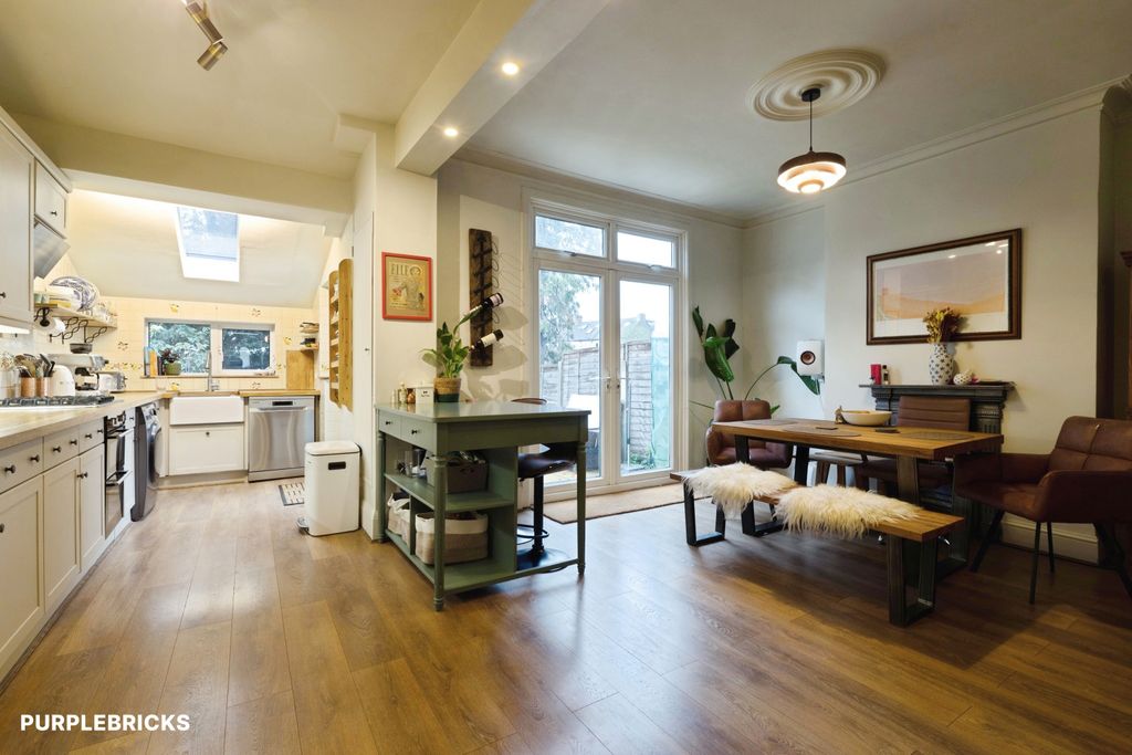 Property photo 3 of 20 Kitchen/Diner