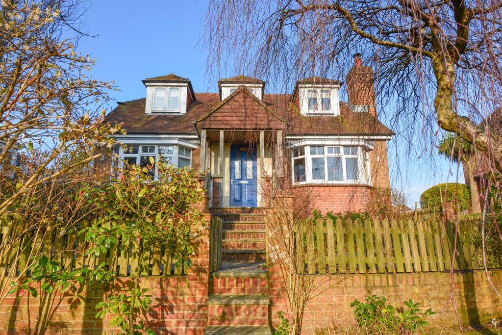 Property photo 1 of 30