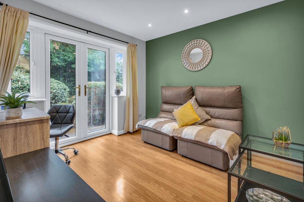 Property photo 1 of 7 Property Photo