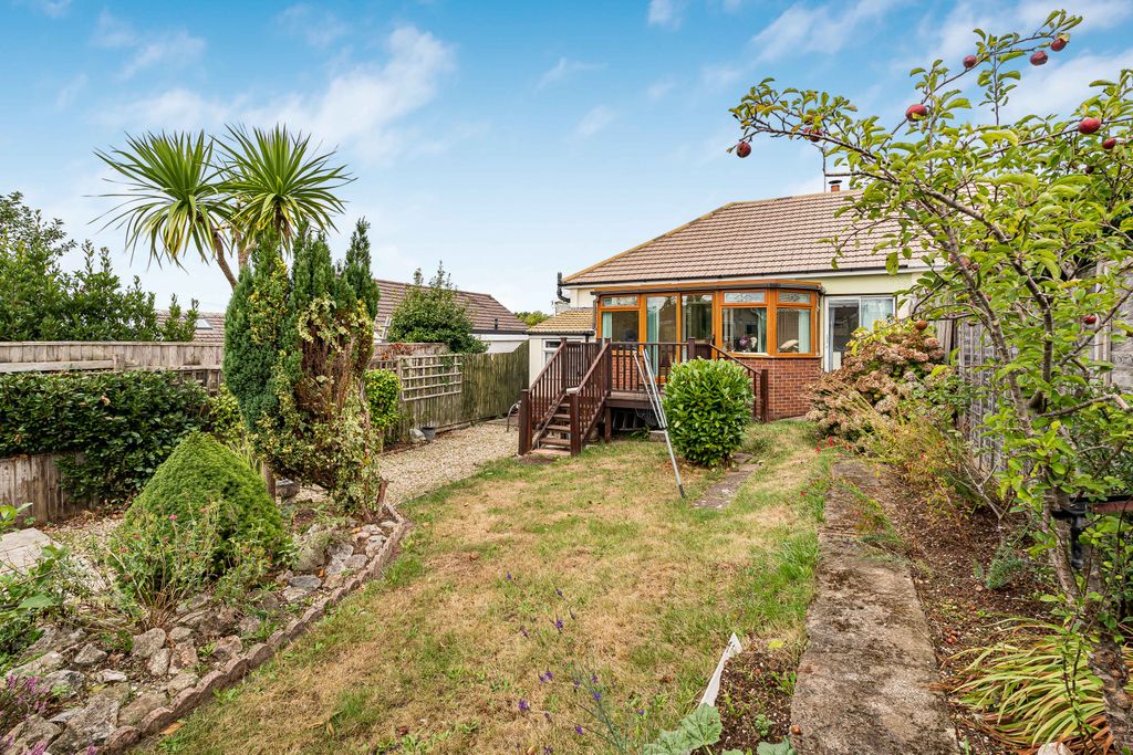Property photo 2 of 27