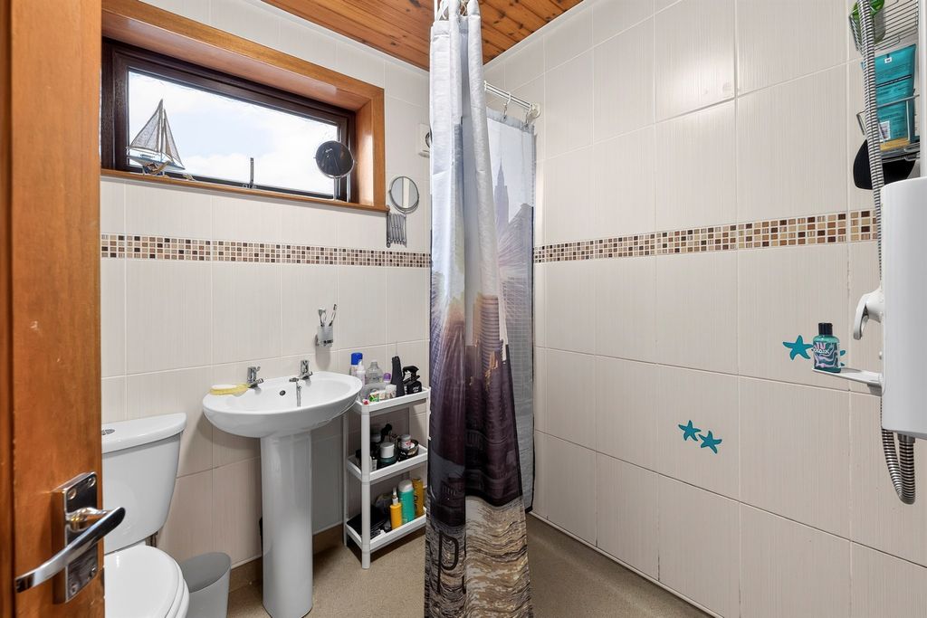 Additional image 11 of 2 bed flat for saleGillsburn Gardens, Kilmarnock KA3
