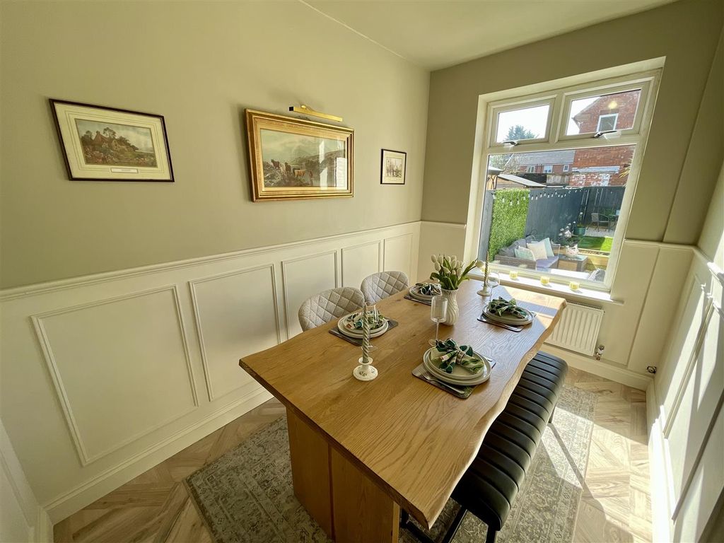 Property photo 3 of 20 Dining Room