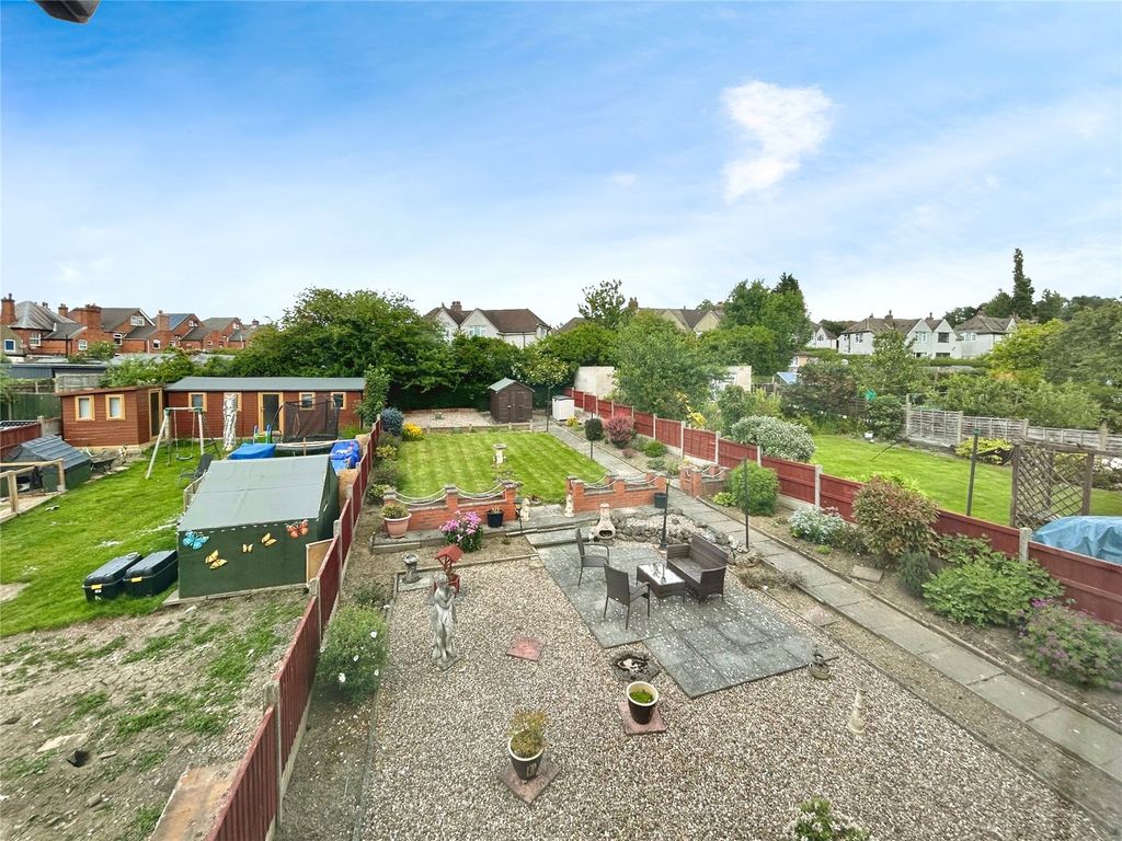 Property photo 3 of 16 Garden