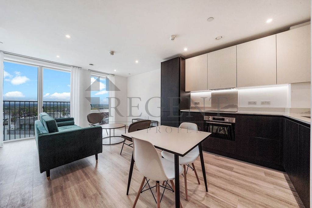 Property photo 3 of 15 Open Plan
