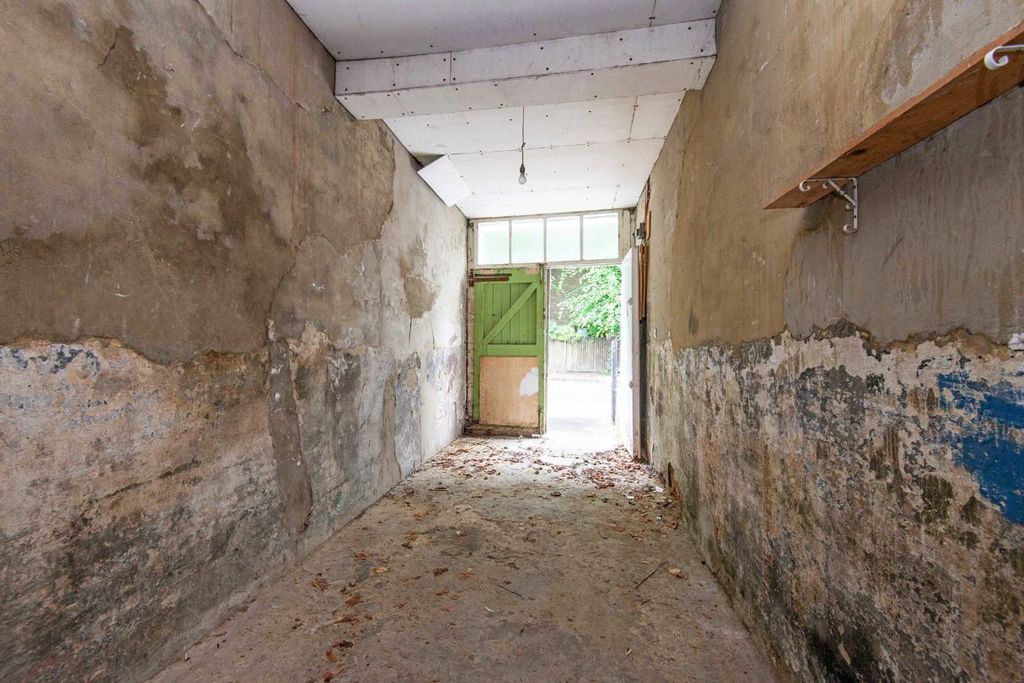 Property photo 3 of 3