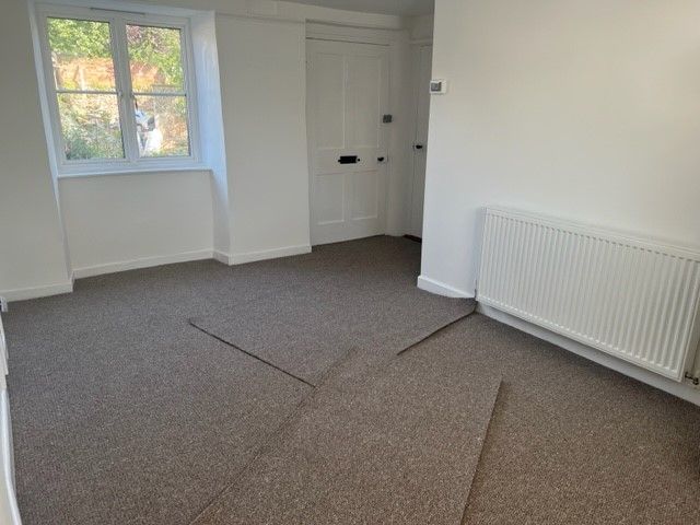 Property photo 3 of 8 Lounge