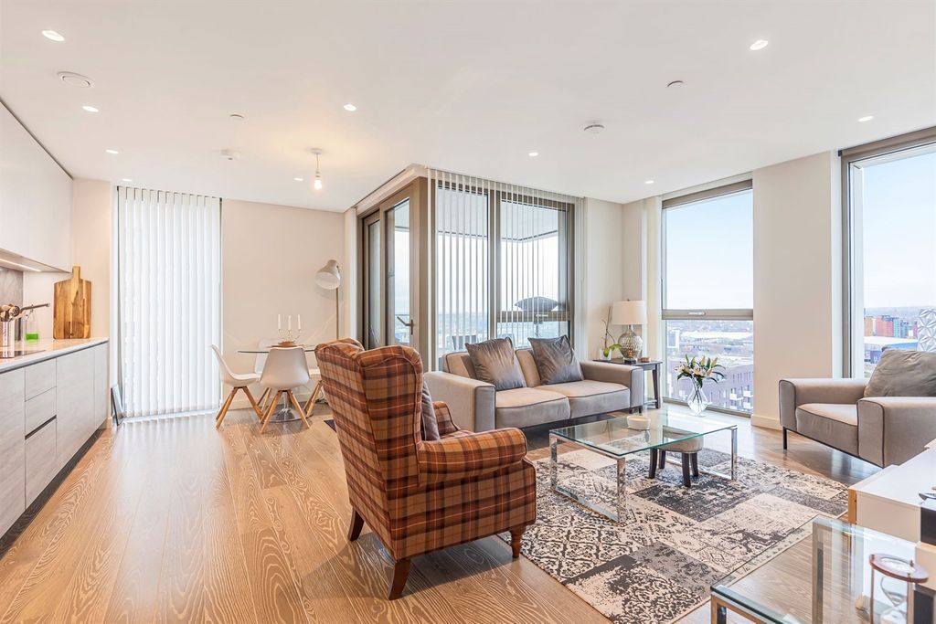 Property photo 2 of 15 Reception