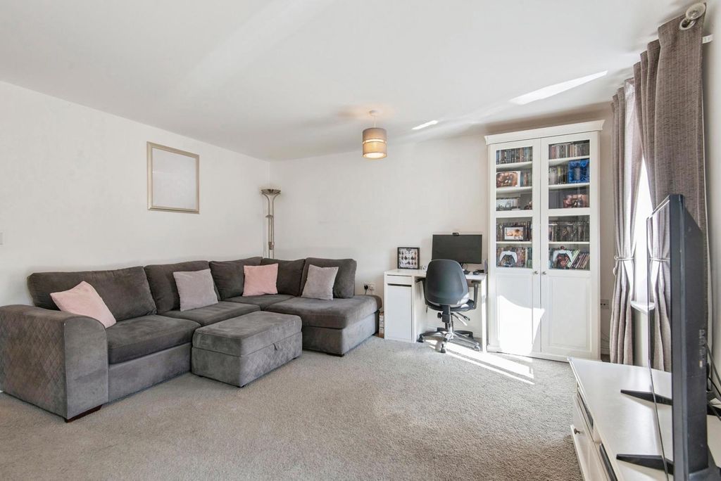 Property photo 3 of 19 Pbox-Img.Jpg