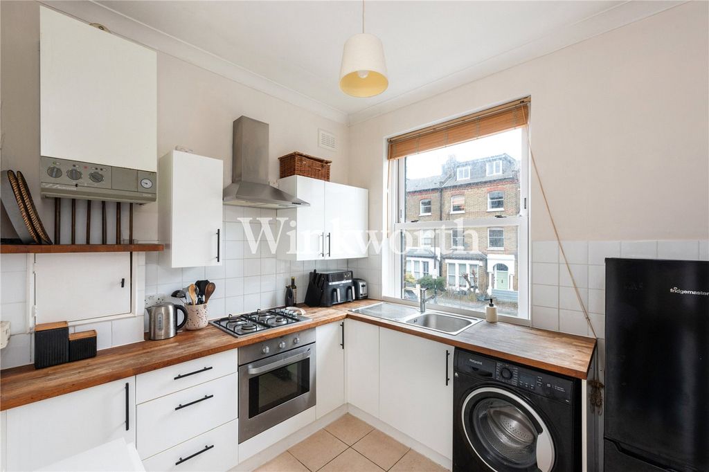 Property photo 3 of 18 Picture No. 14