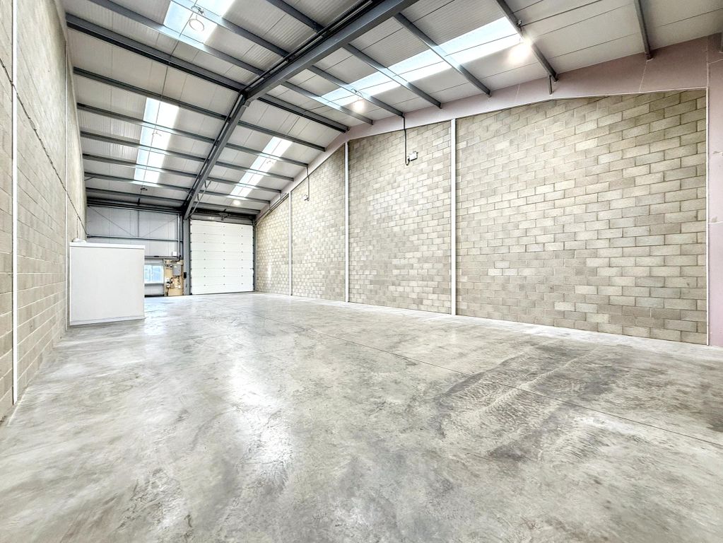 Property photo 3 of 13 Warehouse