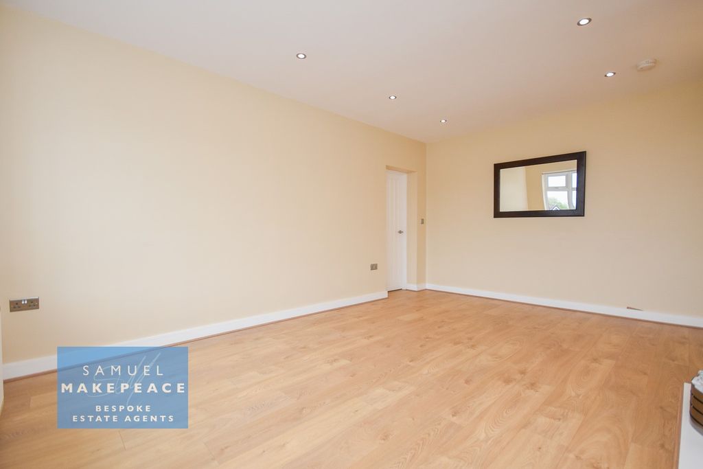 Property photo 3 of 15 Gallery