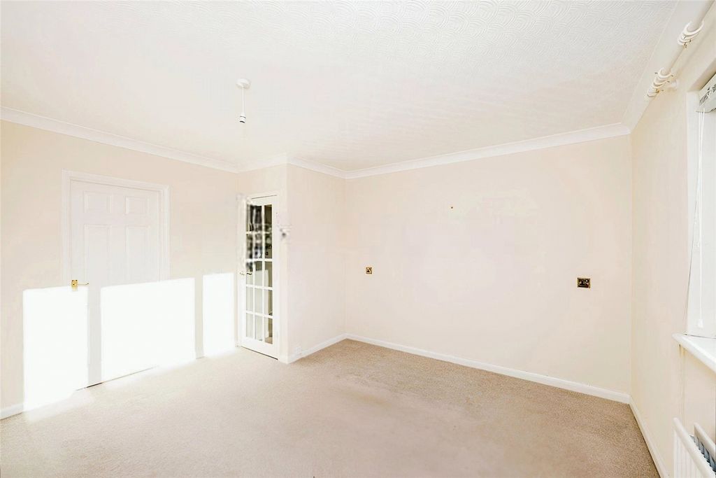 Property photo 3 of 8 Picture No. 24