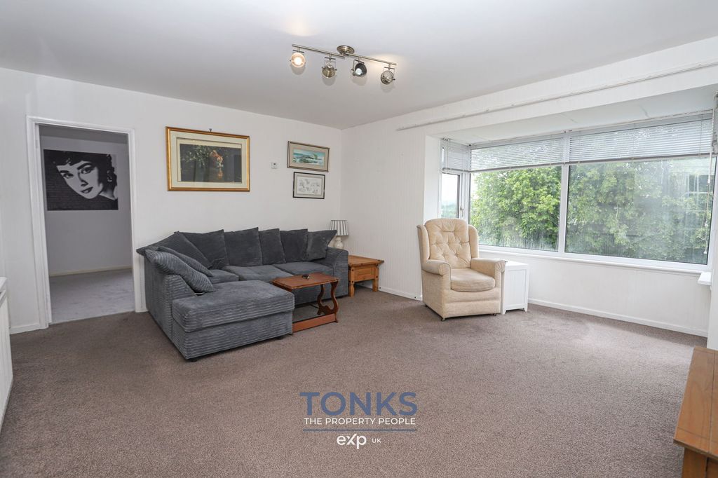 Property photo 3 of 18