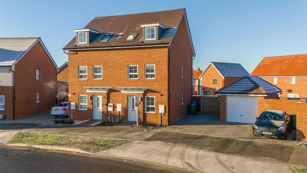 Property photo 1 of 16 Dji_20240119093648_0010_D_Pro4-Hdr.Jpg