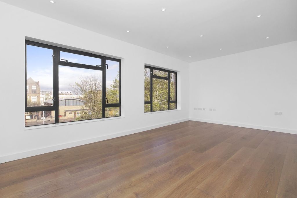 Property photo 3 of 9 New Apartment To ...