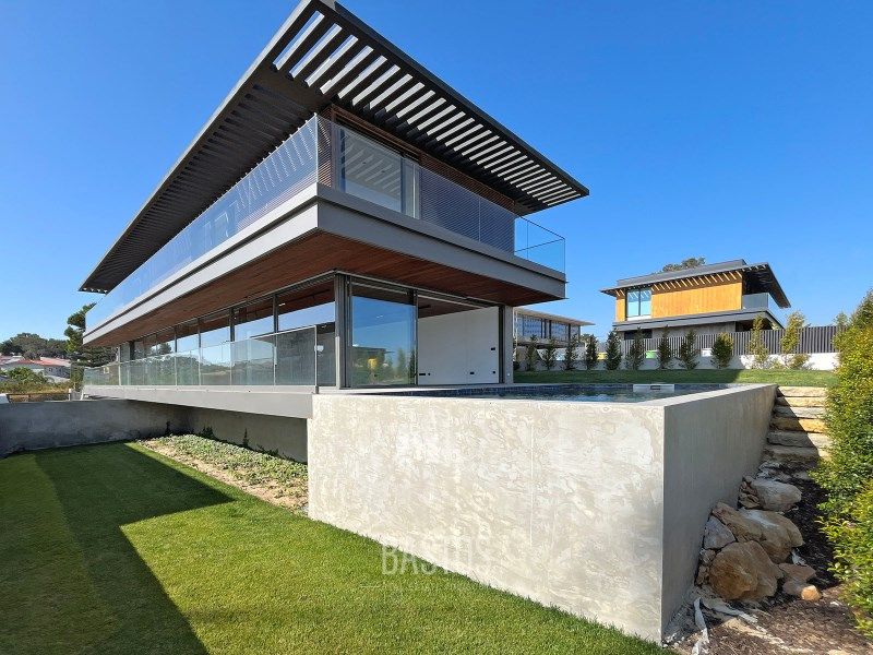 Property photo 1 of 54