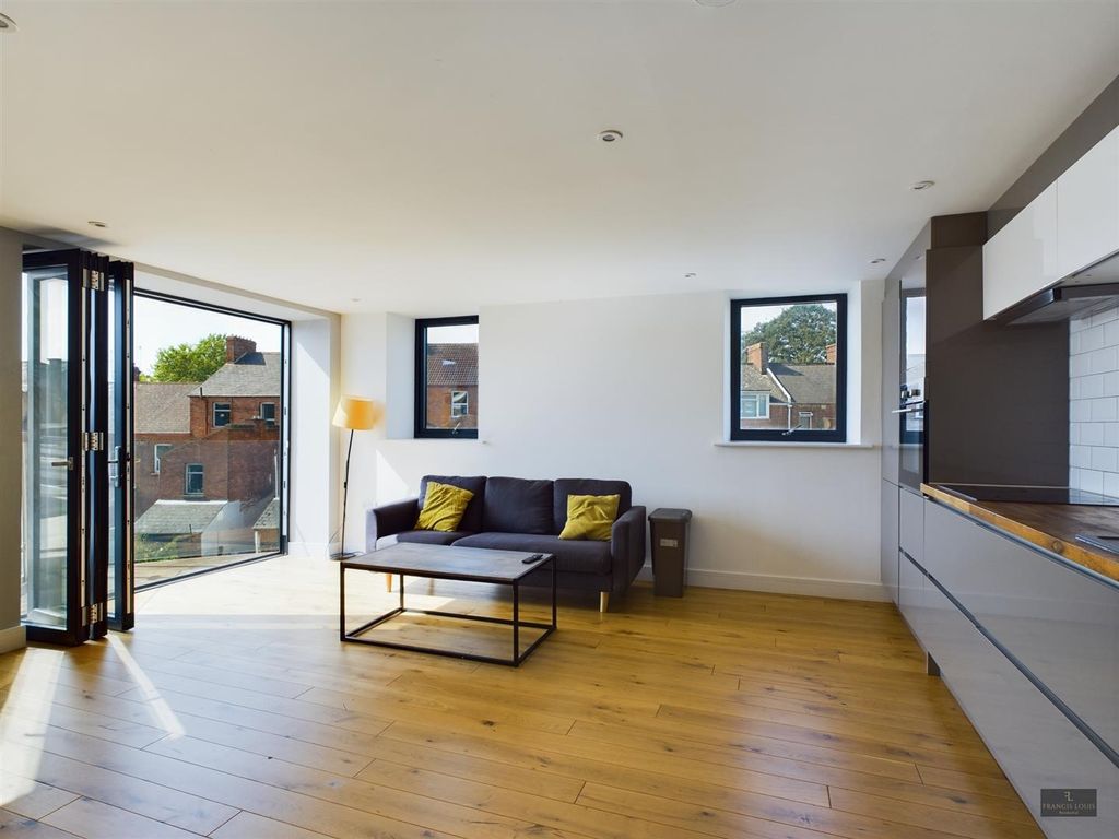 Property photo 1 of 11 Cam02887G0-Pr0009-Still005.Jpg