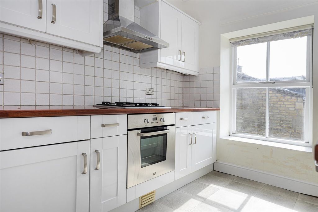 Property photo 3 of 22 Kitchen