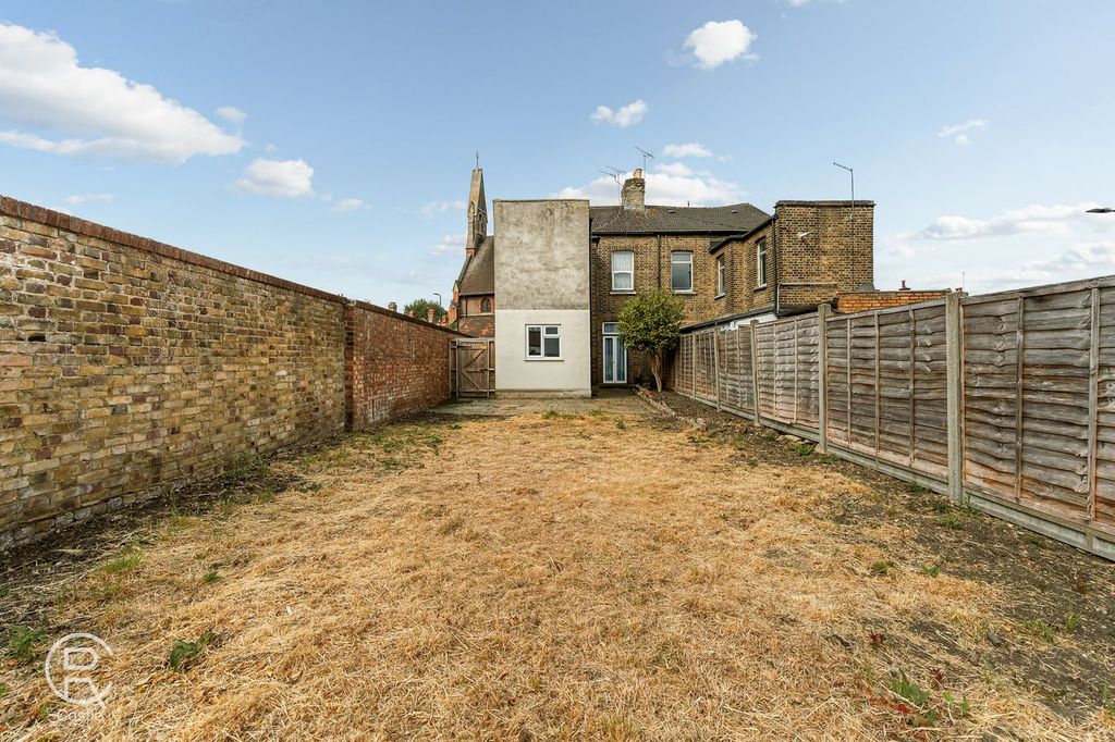 Property photo 2 of 9