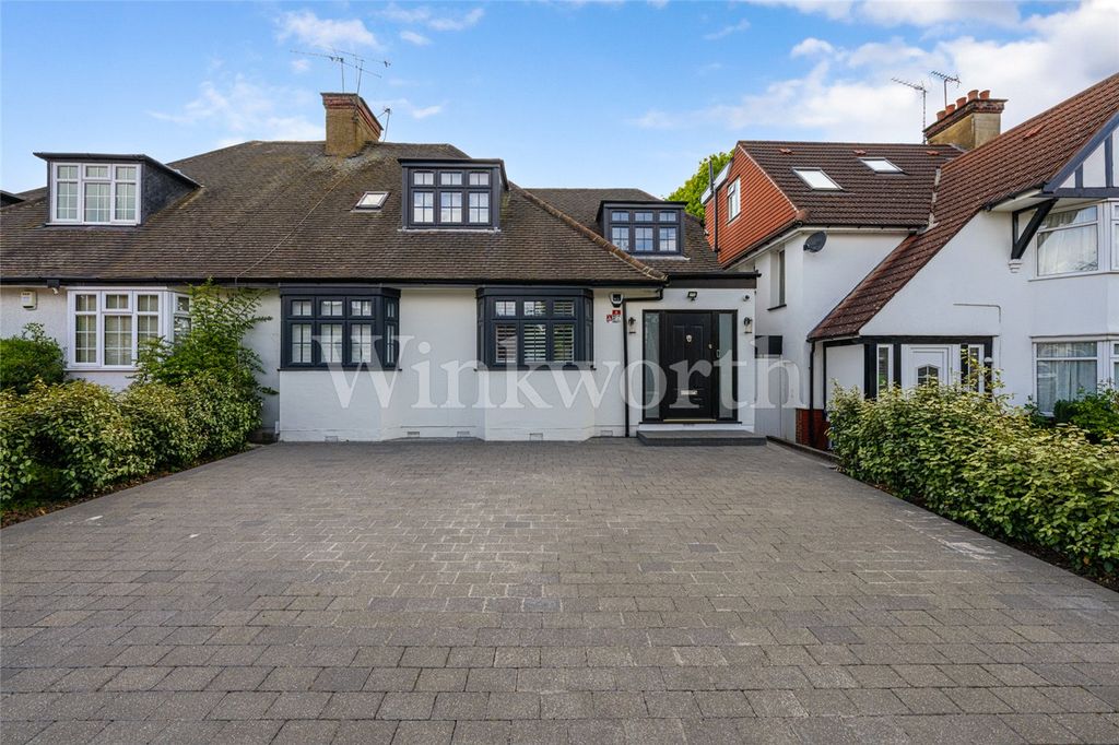 Property photo 1 of 17 Picture No. 01