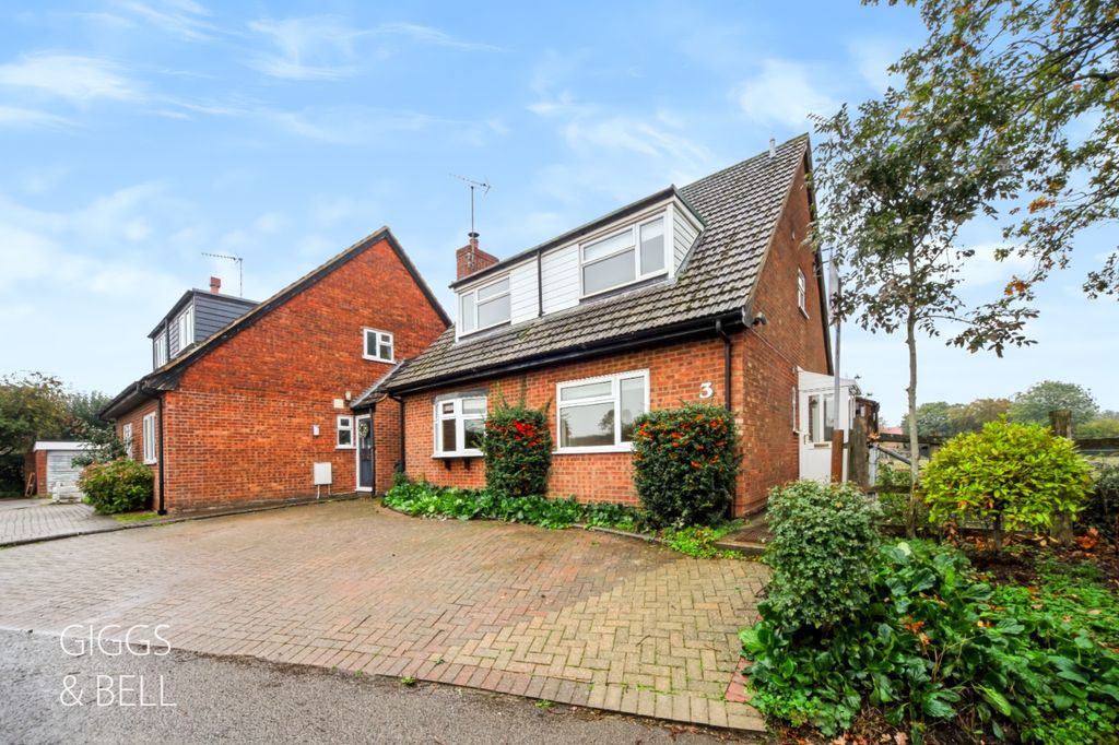 Property photo 1 of 28 5902051