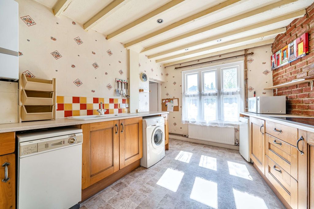 Property photo 3 of 16 Kitchen