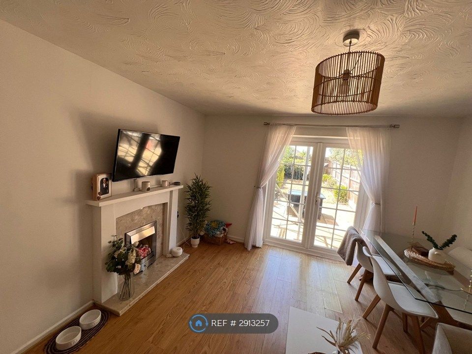 Property photo 3 of 27