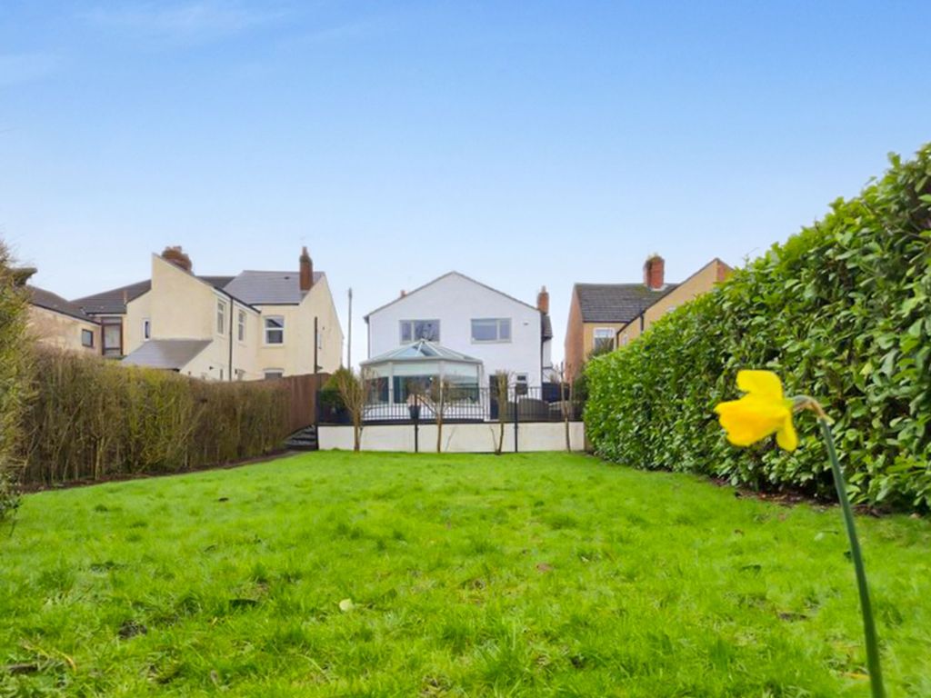 Property photo 2 of 28