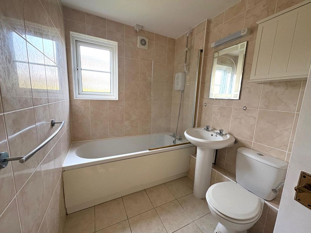 Additional image 5 of 1 bed flat for saleDeben Road, St. James Court Deben Road IP17
