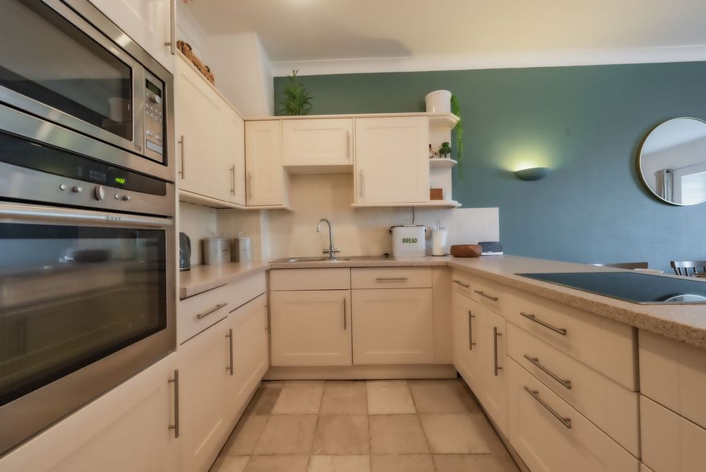 Property photo 3 of 29