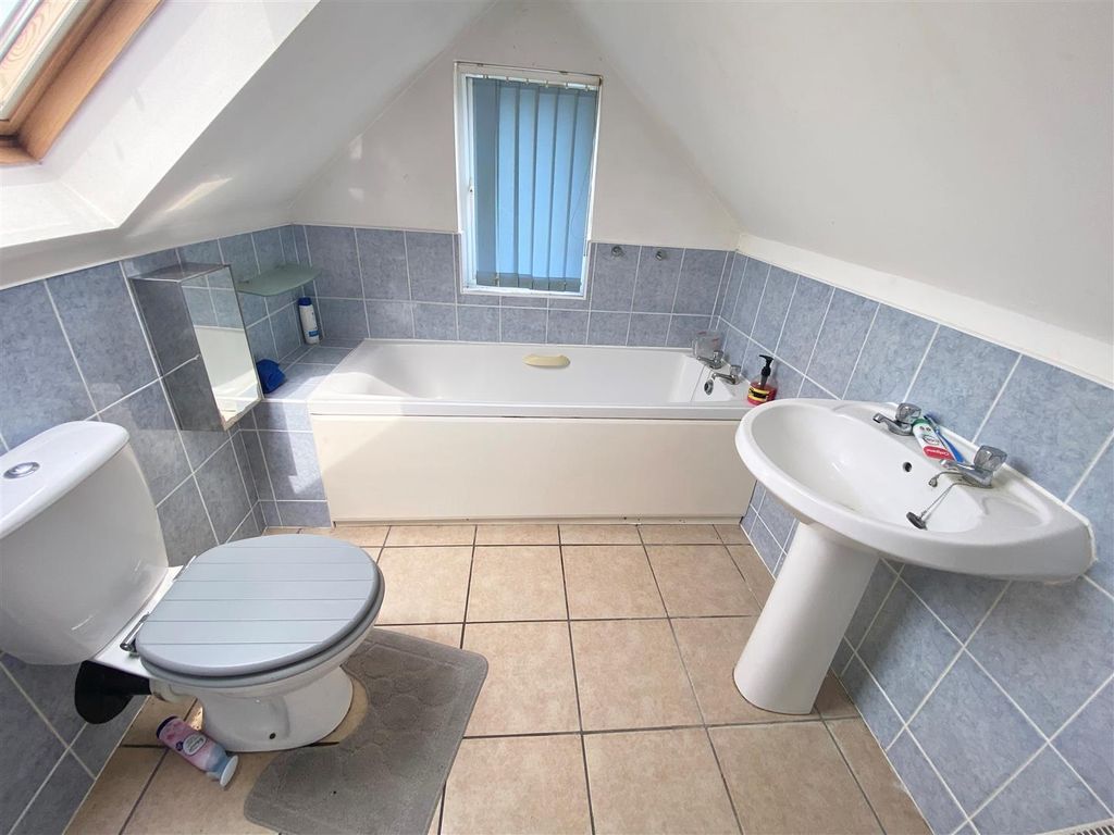 Property photo 3 of 4 En Suite.Jpg