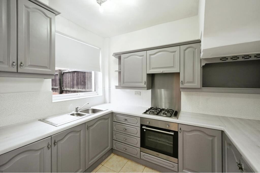 Property photo 3 of 32