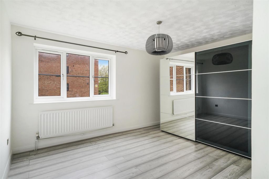 Property photo 3 of 9 4 Hawarden Hill - Qwyvclxhcmayqkdfyrr5.Jpg