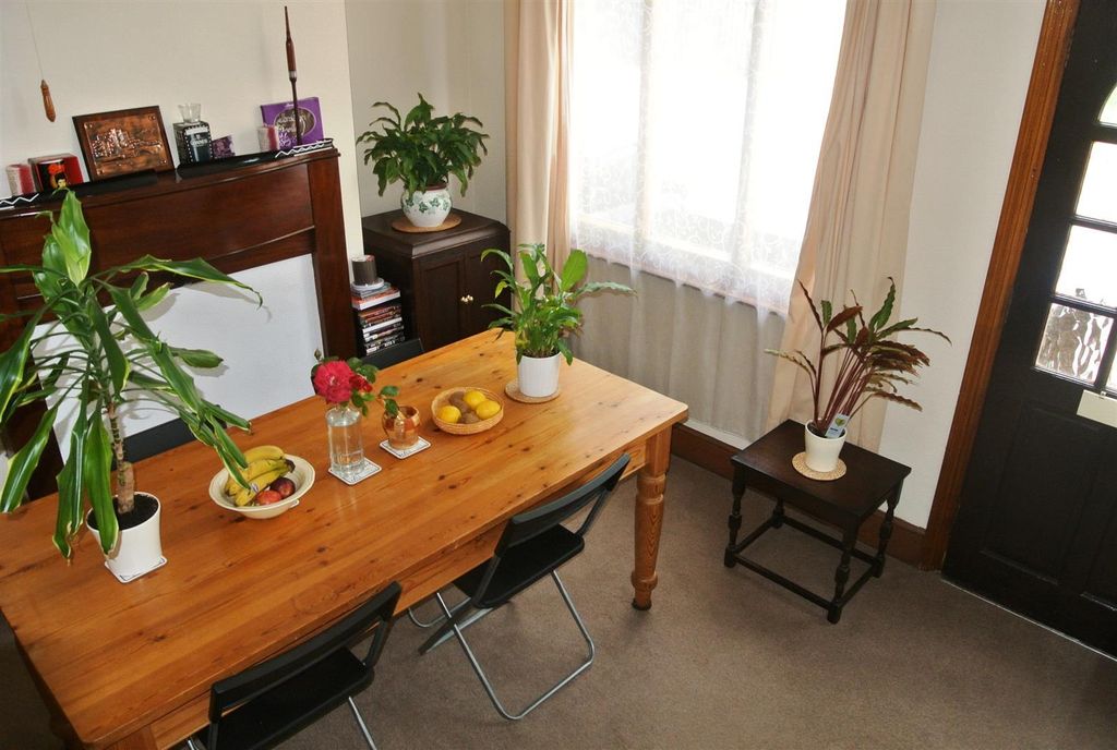 Property photo 2 of 8 Dining Room