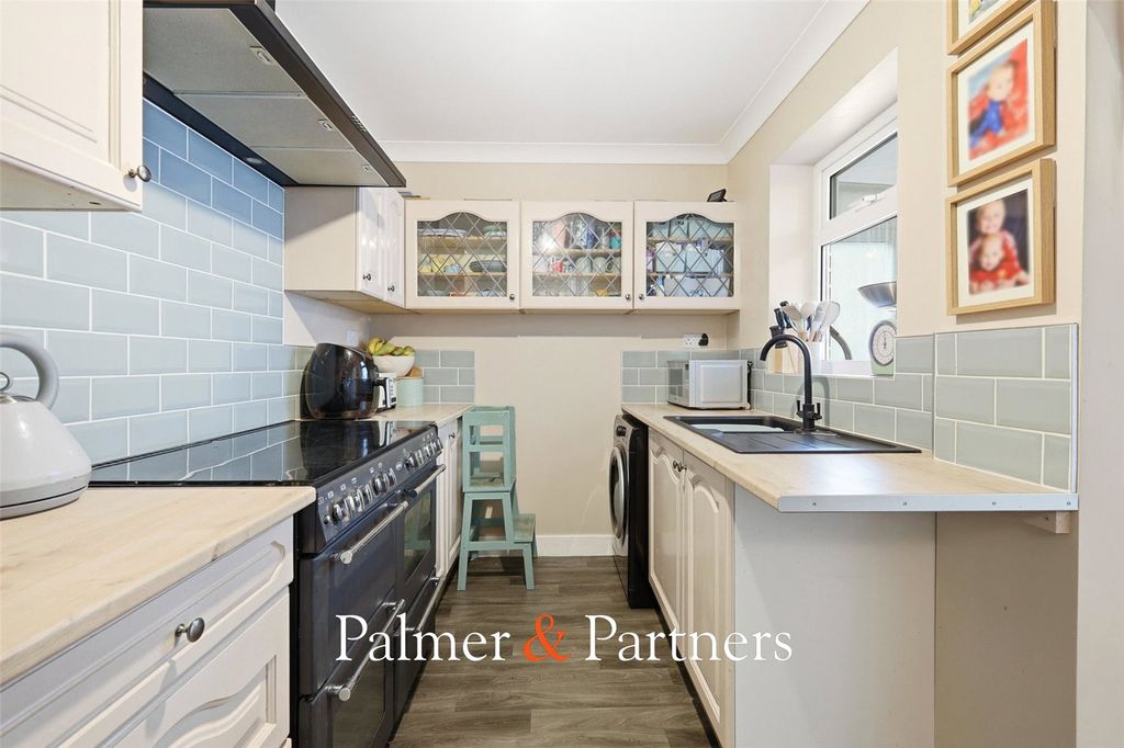 Property photo 3 of 21 Picture No. 10