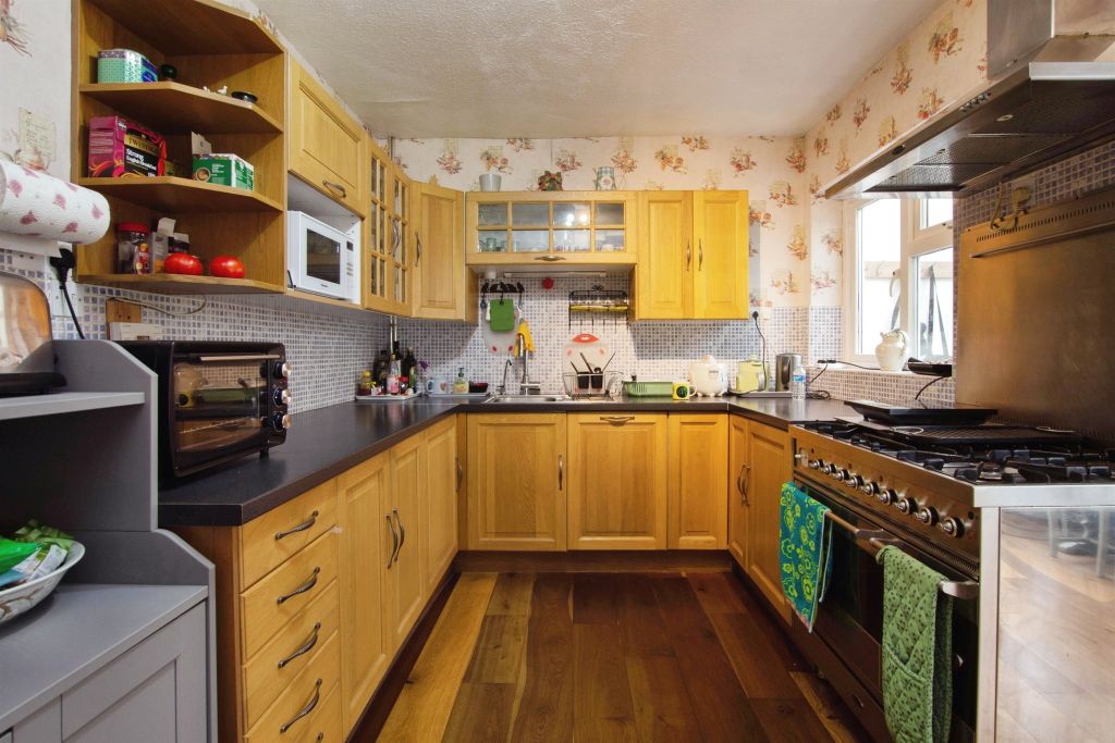 Property photo 2 of 17