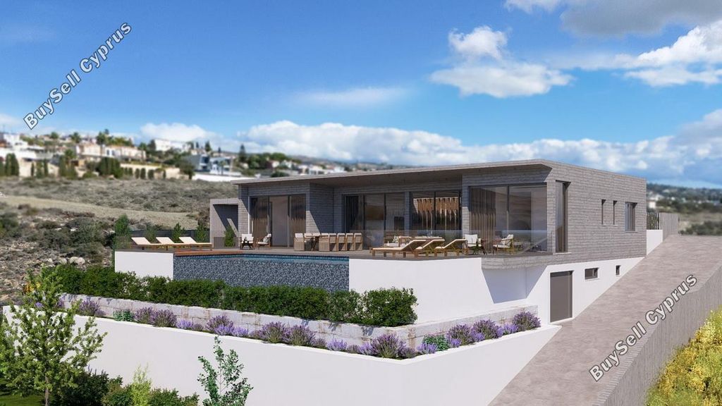 Property photo 3 of 10