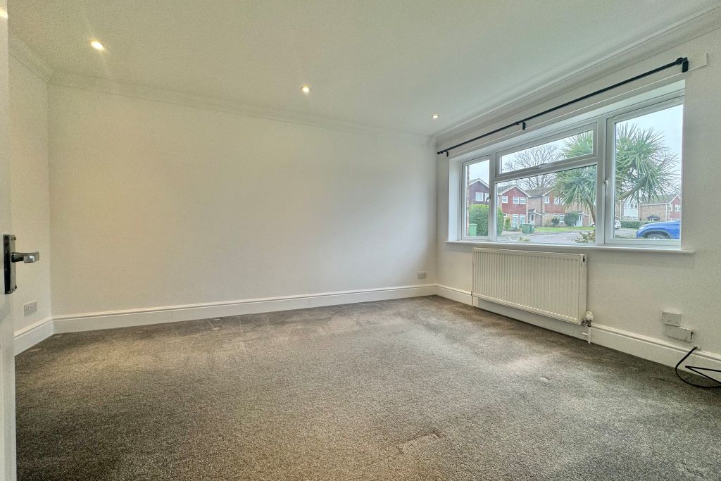 Property photo 3 of 10 Living Room